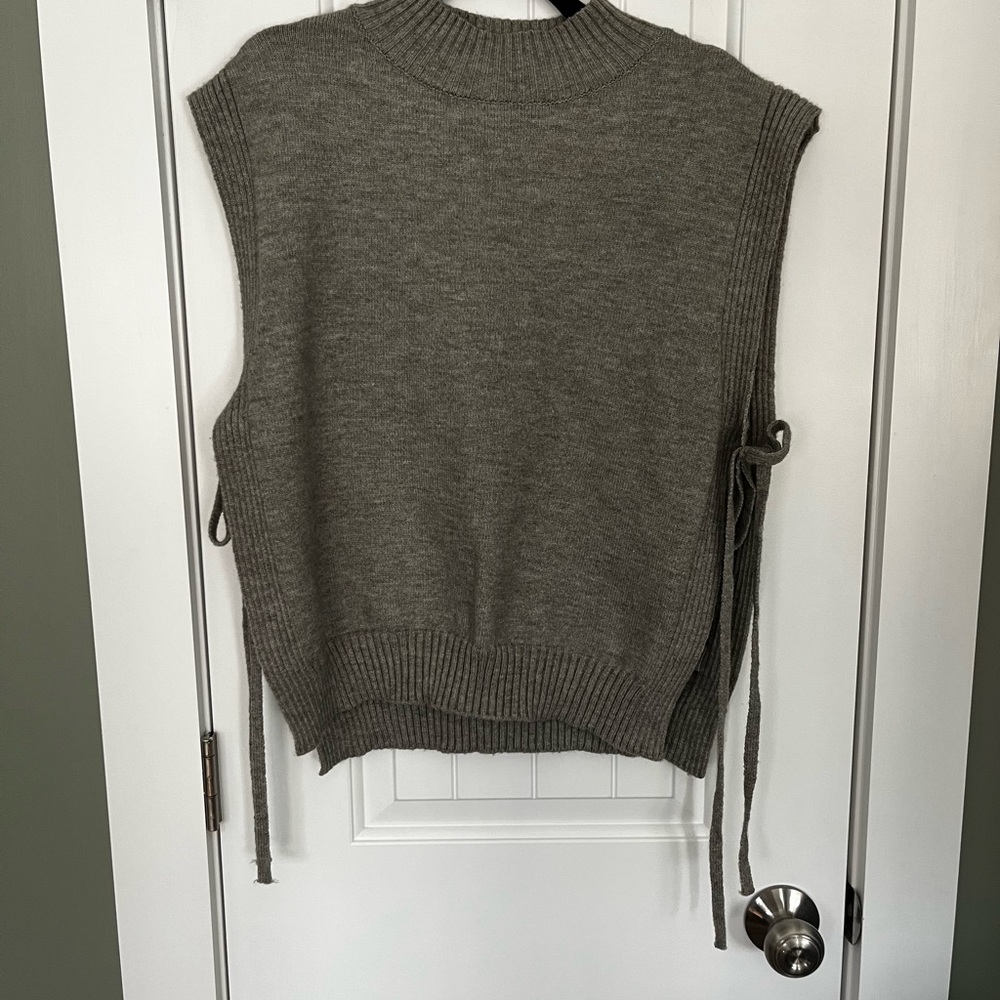 Women's Green Sleeveless Knit Top